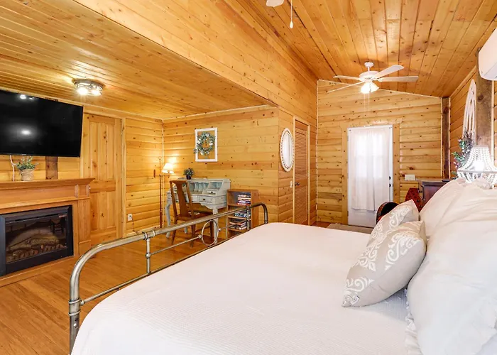 Private Hot Tub & Fire Pit: Near Hiking Holiday home