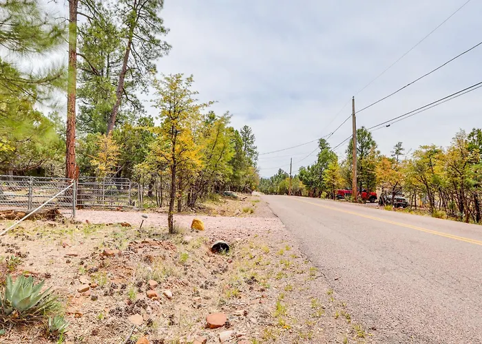 Private Hot Tub & Fire Pit: Near Hiking Holiday home Pine