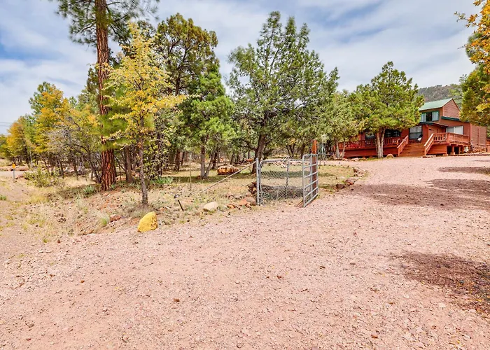 Private Hot Tub & Fire Pit: Near Hiking Pine