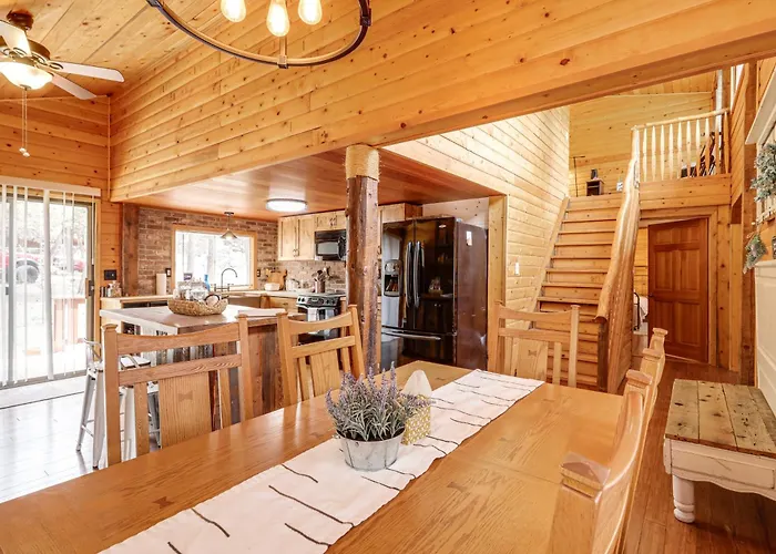 Private Hot Tub & Fire Pit: Near Hiking * Pine