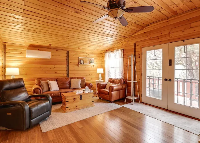 Private Hot Tub & Fire Pit: Near Hiking Holiday home Pine
